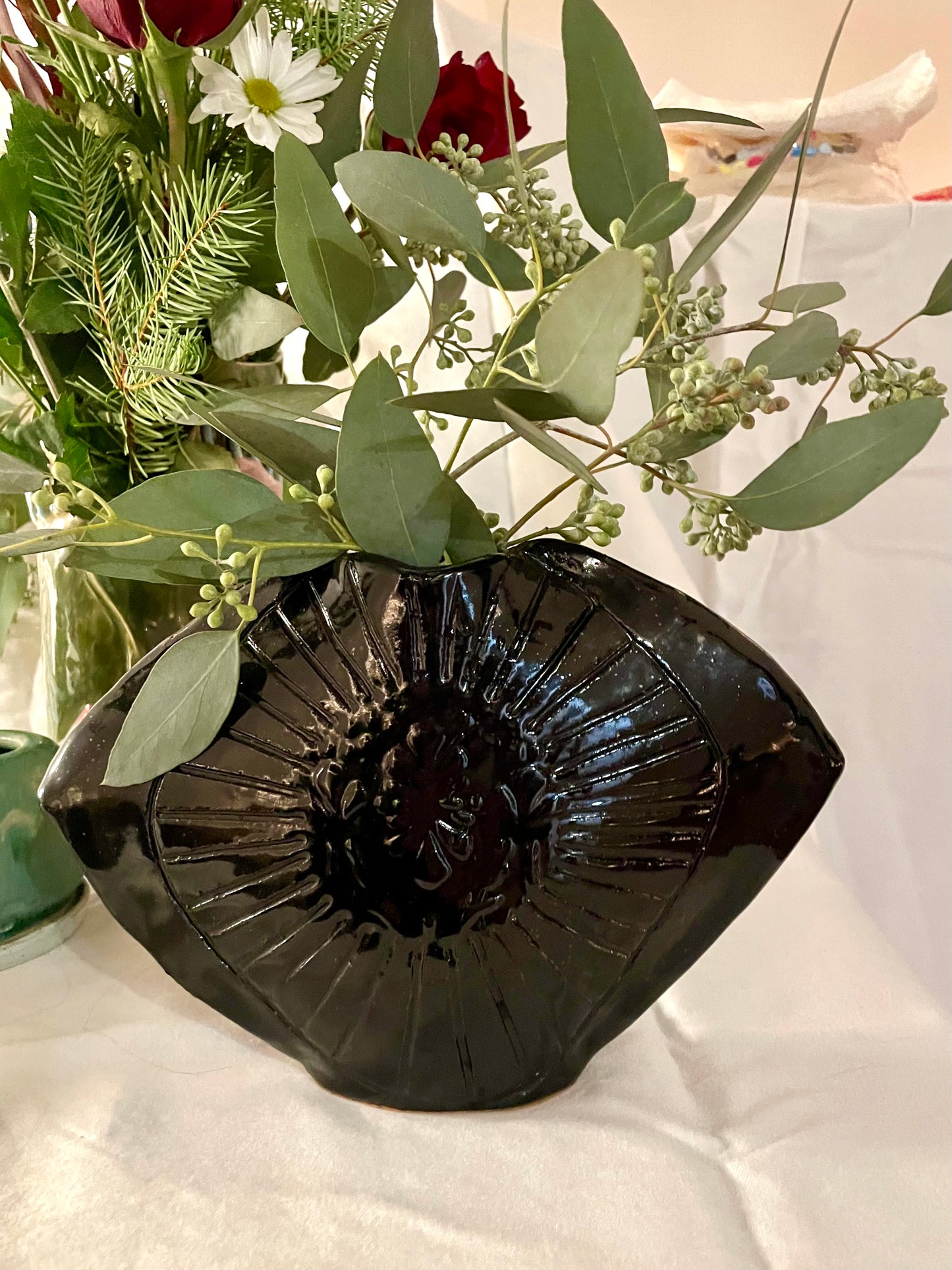 Black Eye vase